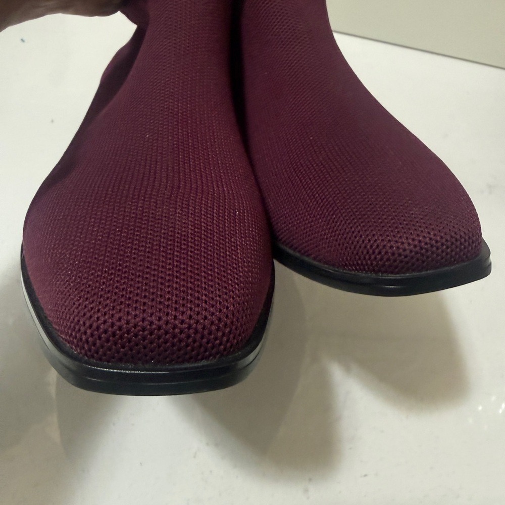 Knit textile Chelsea boots, Vivaia
Ryan Pro Water Repellent Maroon Ankle Booties - Picture 3 of 12